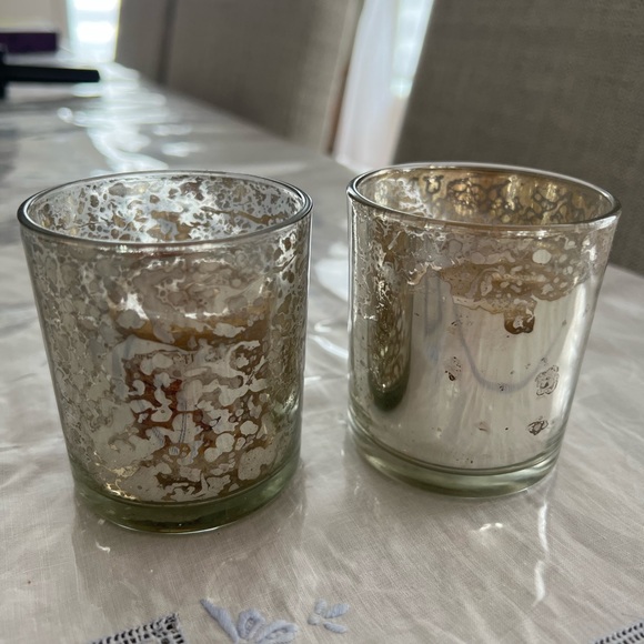 🆕 2 golden candles holders with candles - Picture 1 of 7